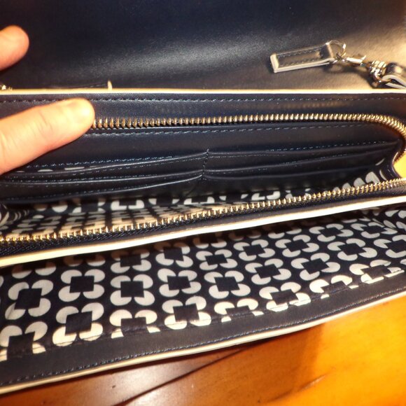 NWOT VERA BRADLEY SATCHEL Navy/White Snap Closure Zip Pouch - Picture 9 of 11